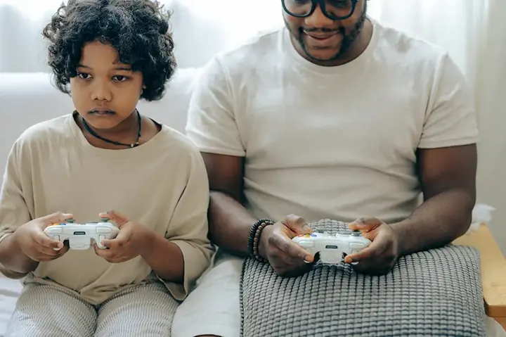 Raising Kids Who Love Jesus: Building Faith at Home in Everyday Moments